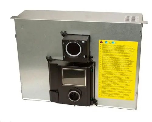 Daikin Steuerungseinheit mit einem kompakten Gehäuse, mehreren Anschlussöffnungen und einer Sicherheitswarnung auf der Vorderseite. Ideal für Heizsysteme.